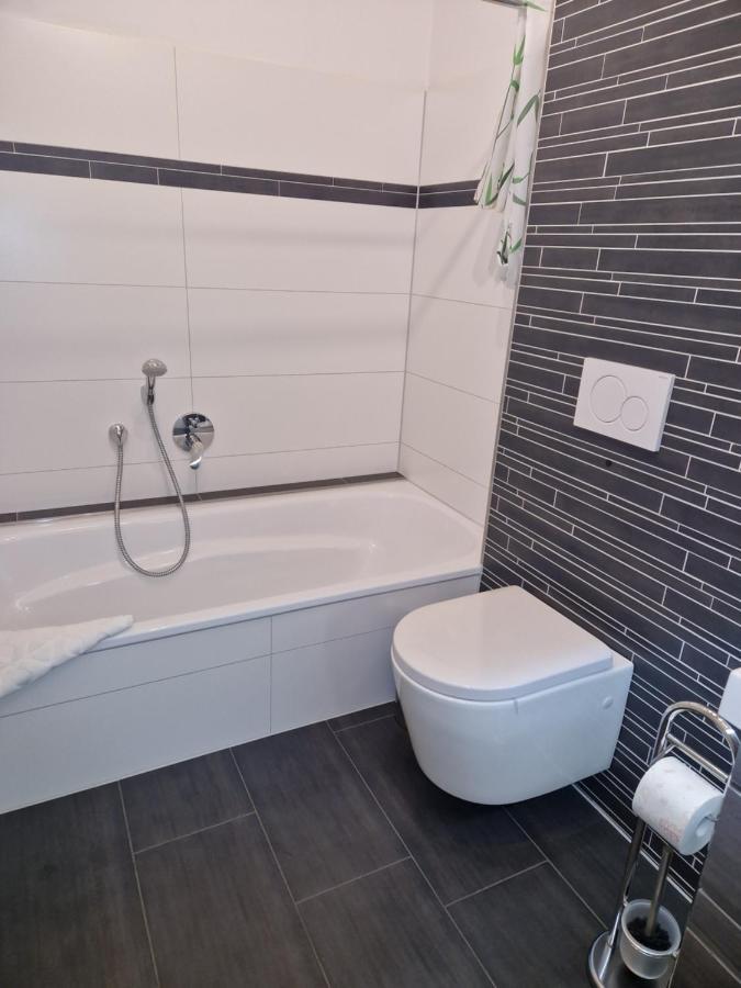 Hochwertige 85Qm-Wohnung In Wuppertal-Vohwinkel Luaran gambar