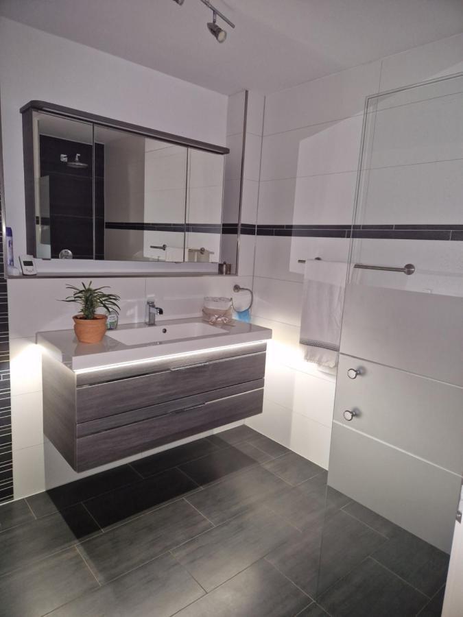 Hochwertige 85Qm-Wohnung In Wuppertal-Vohwinkel Luaran gambar